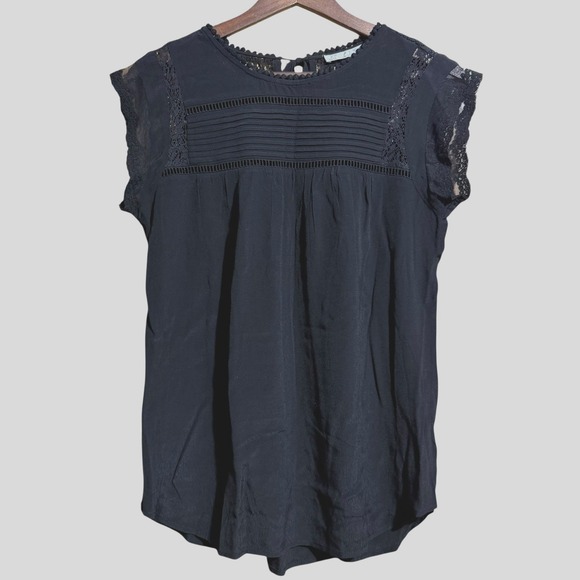 Daniel Rainn Tops - Daniel Rainn Black lace short sleeve blouse - small